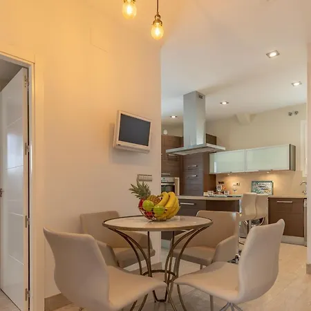 Living4malaga Majestic Granada Street